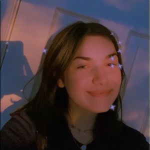 Meet your Posher, Danielle